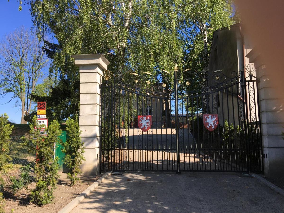 Palac Osowo Gostynskie Esterno foto